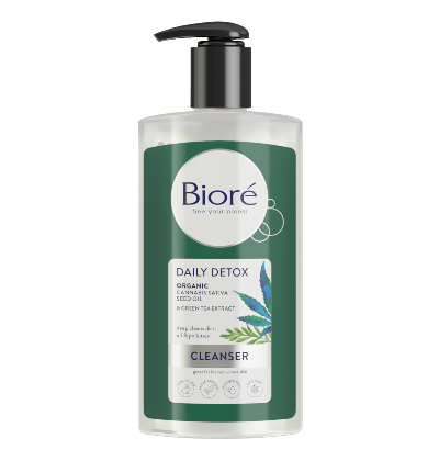 BIORE Daily Detox Organic Cannabis Sativa Seed Oil & Green Tea Extract Cleanser غسول البشرة