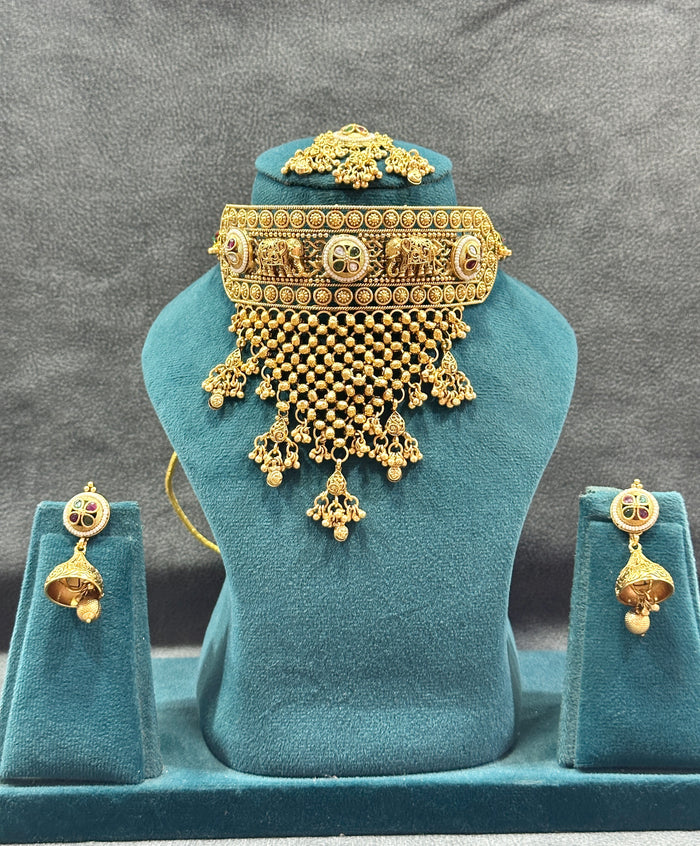 Antique Gold Bridal Choker Set with Jhumka Earrings & Maang Tikka NS00031