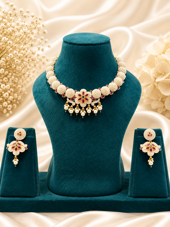 Antique Gold Fan Pendant Choker Necklace Set with Meenakari Earrings NS00028