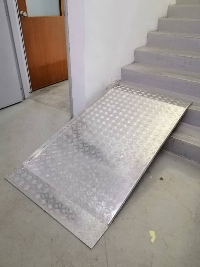 Clinsav Custom-Made Aluminium Wheelchair Ramp
