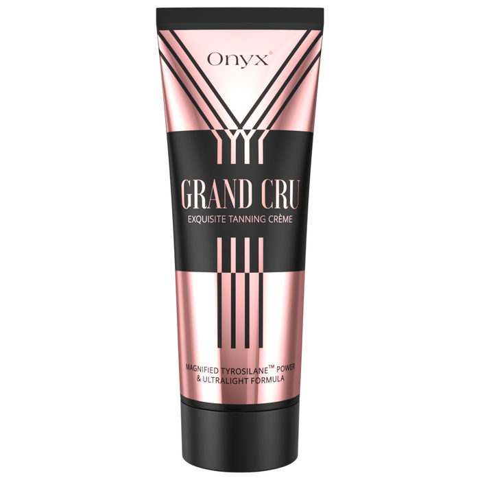 Onyx Grand Cru – luksusowy przyspieszacz opalania do ciała. Lekka formuła z tyrozyną wspiera naturalne opalanie i pielęgnuje skórę.