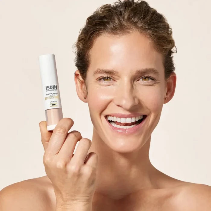 ISDIN Isdinceutics Mineral Brush SPF 50 powder brush for on-the-go sun protection