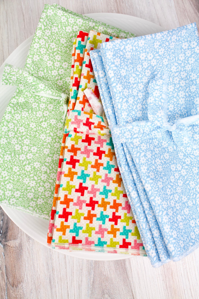 Sweet Nothings Meadow Floral Napkins in Blue